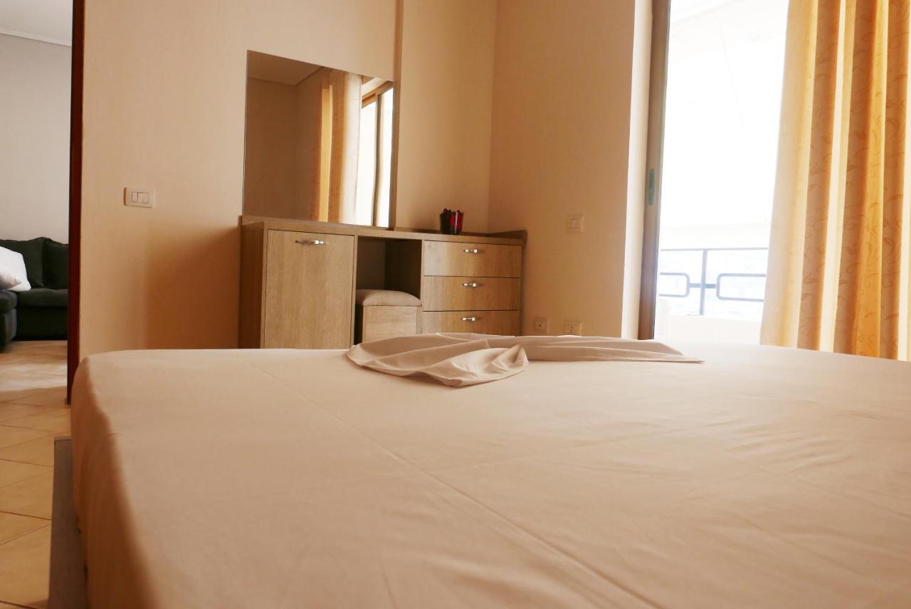 Victoria'S Sea-Cret Apartment Sarande Ngoại thất bức ảnh