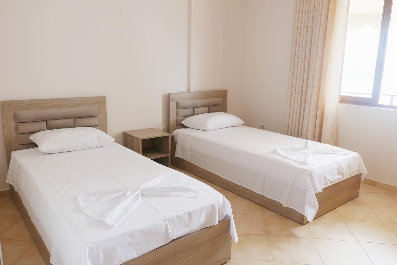 Victoria'S Sea-Cret Apartment Sarande Ngoại thất bức ảnh
